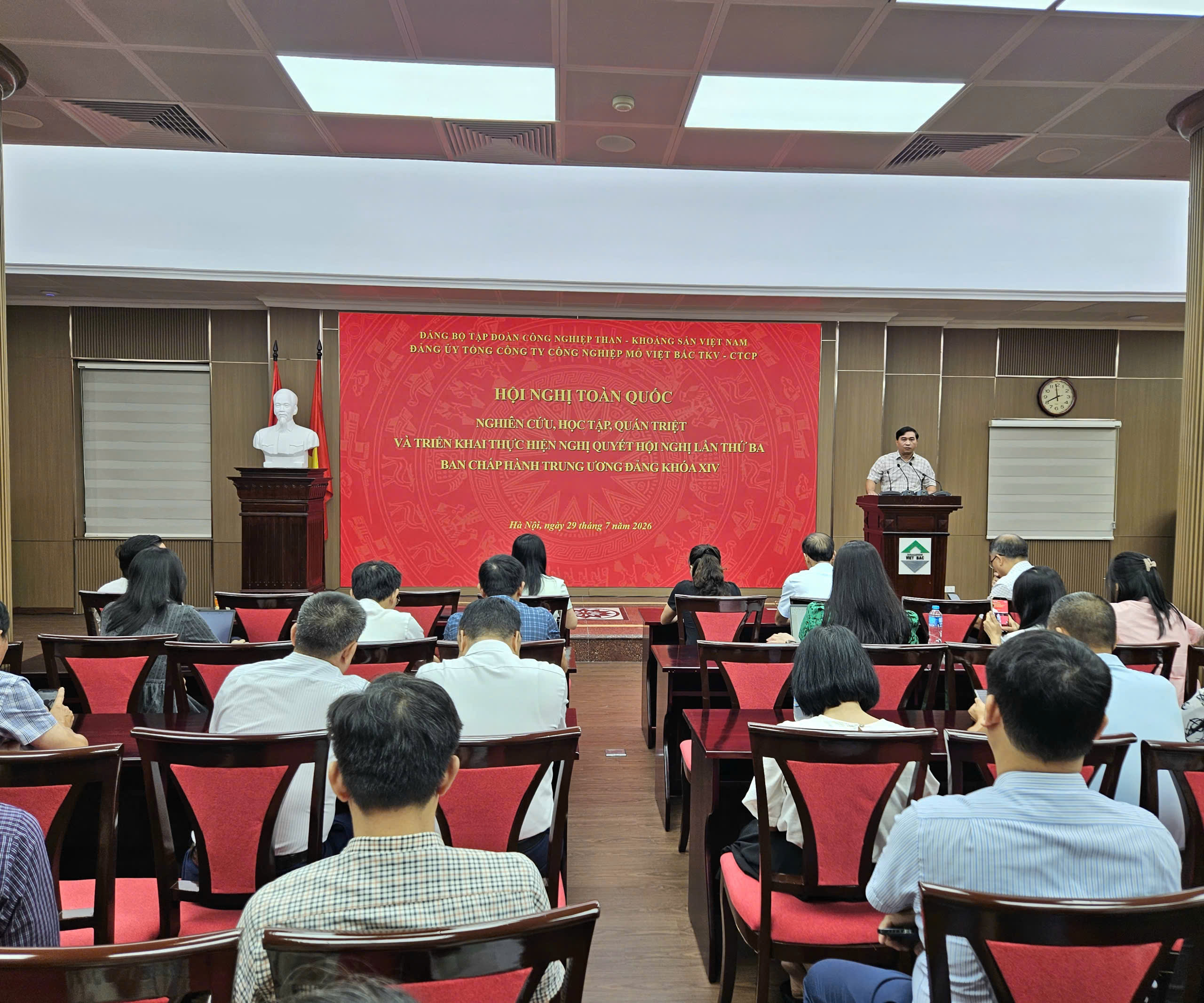 Đảng ủy Tổng công ty Công nghiệp mỏ Việt Bắc TKV – CTCP tổ chức 03 điểm cầu tham dự Hội nghị toàn quốc nghiên cứu, học tập, quán triệt và triển khai thực hiện Nghị quyết Hội nghị lần thứ ba Ban Chấp hành Trung ương Đảng khóa XIV