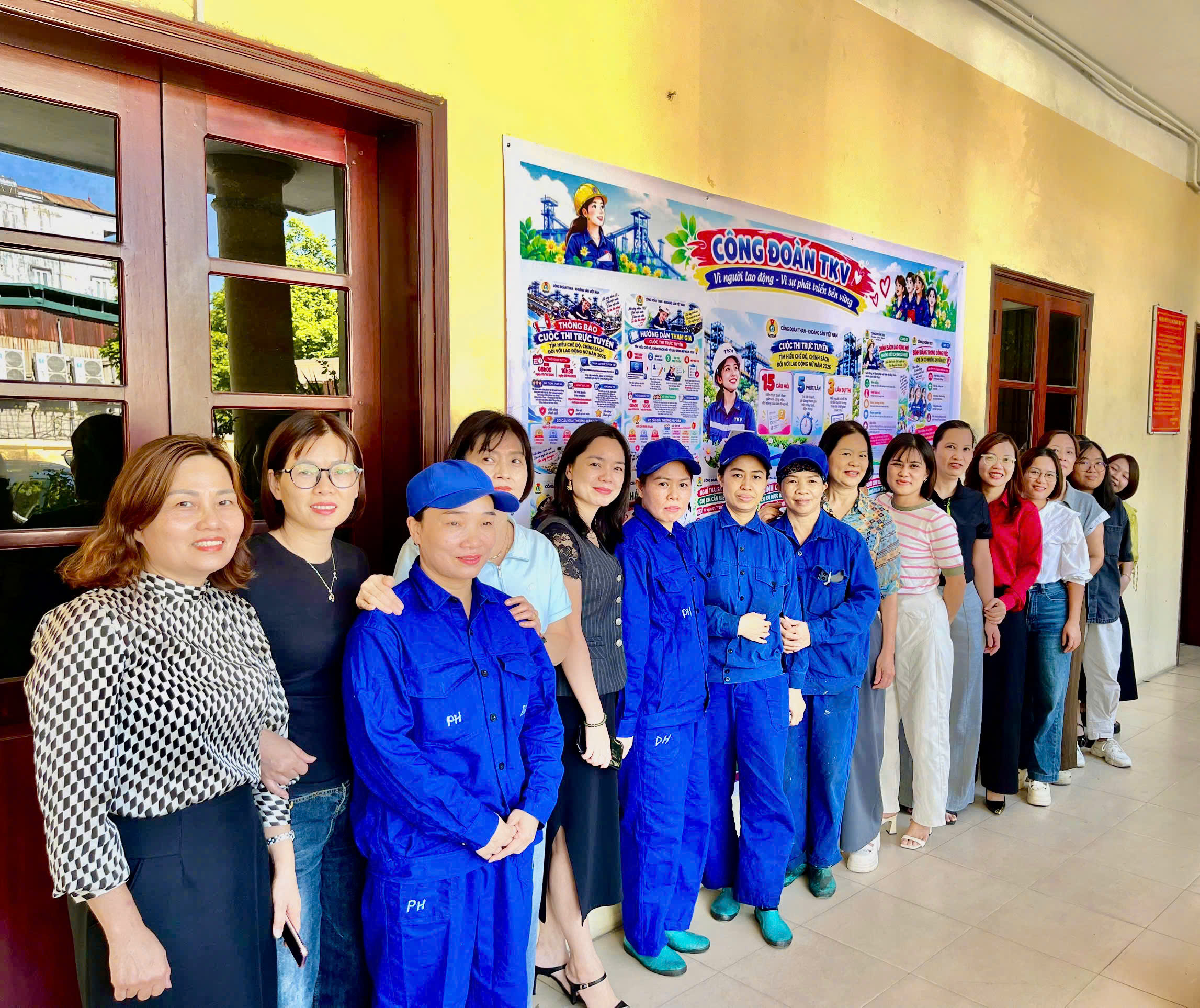 Công đoàn Tổng công ty đẩy mạnh tuyên truyền phổ biến giáo dục pháp luật về chính sách lao động nữ